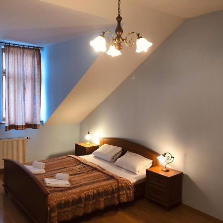 Hotel Derby Κάρλοβι Βάρι Εξωτερικό φωτογραφία
