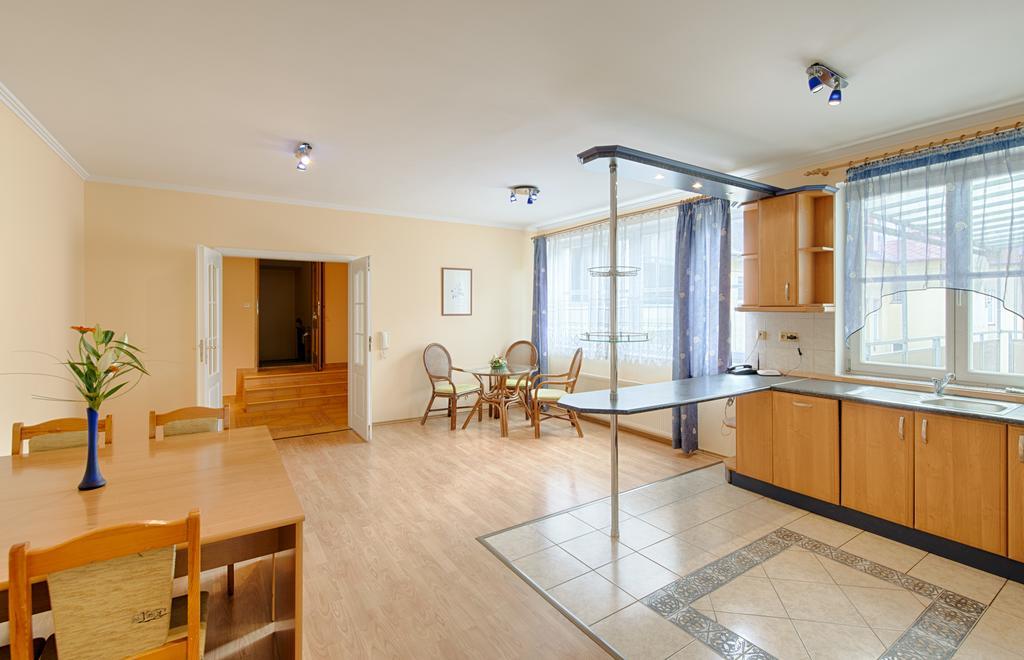 Hotel Derby Κάρλοβι Βάρι Δωμάτιο φωτογραφία