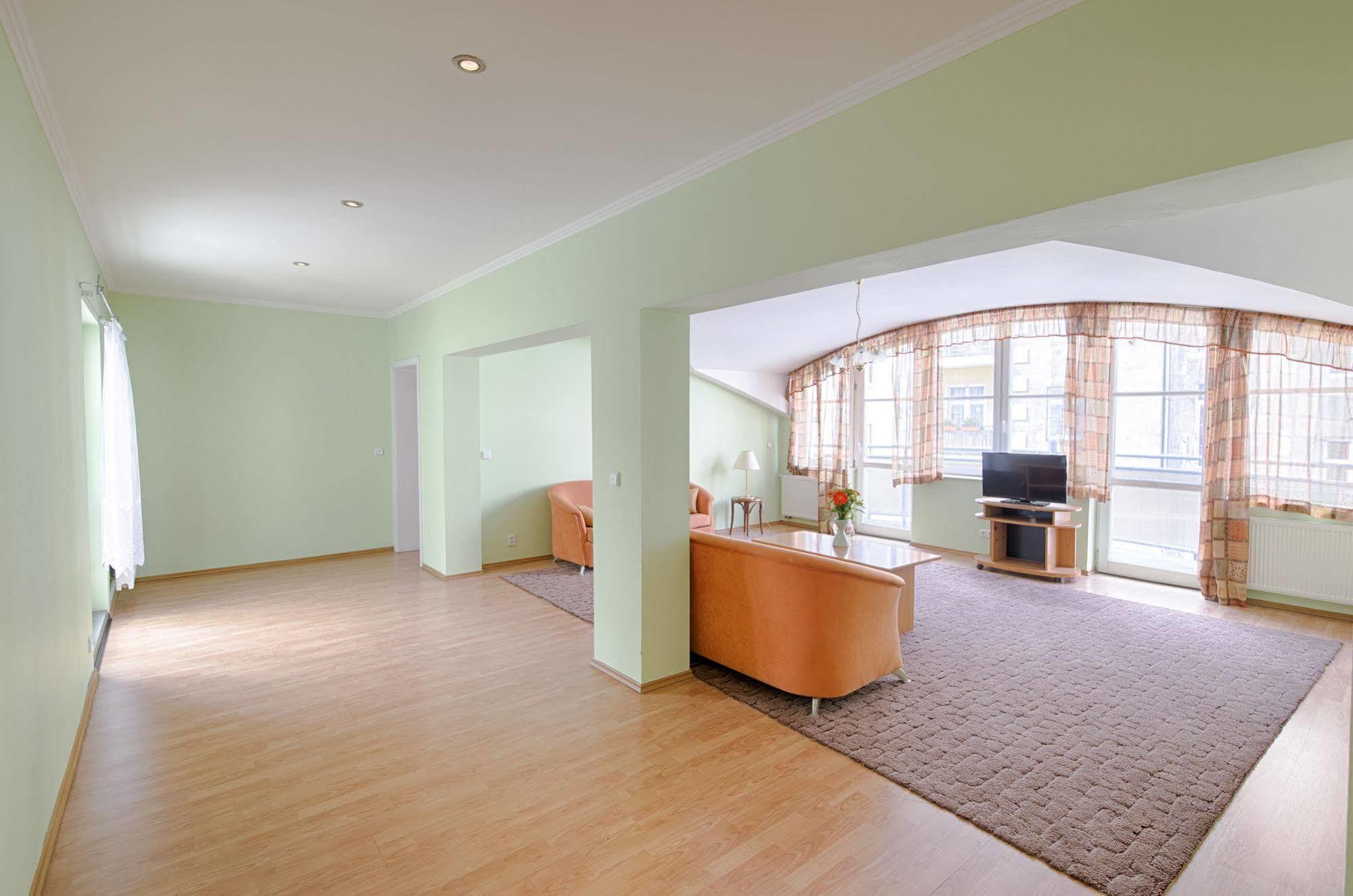 Hotel Derby Κάρλοβι Βάρι Εξωτερικό φωτογραφία