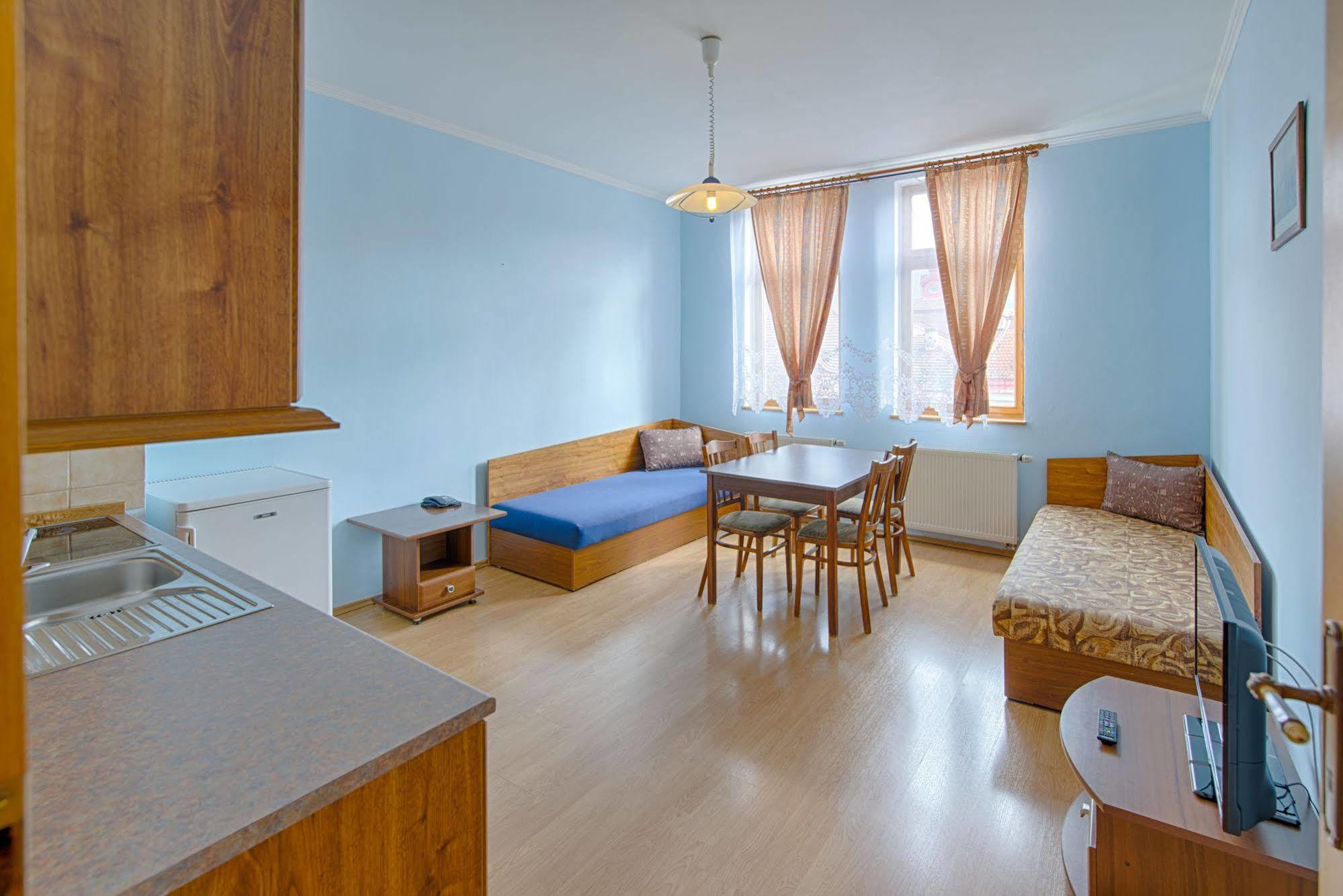 Hotel Derby Κάρλοβι Βάρι Εξωτερικό φωτογραφία