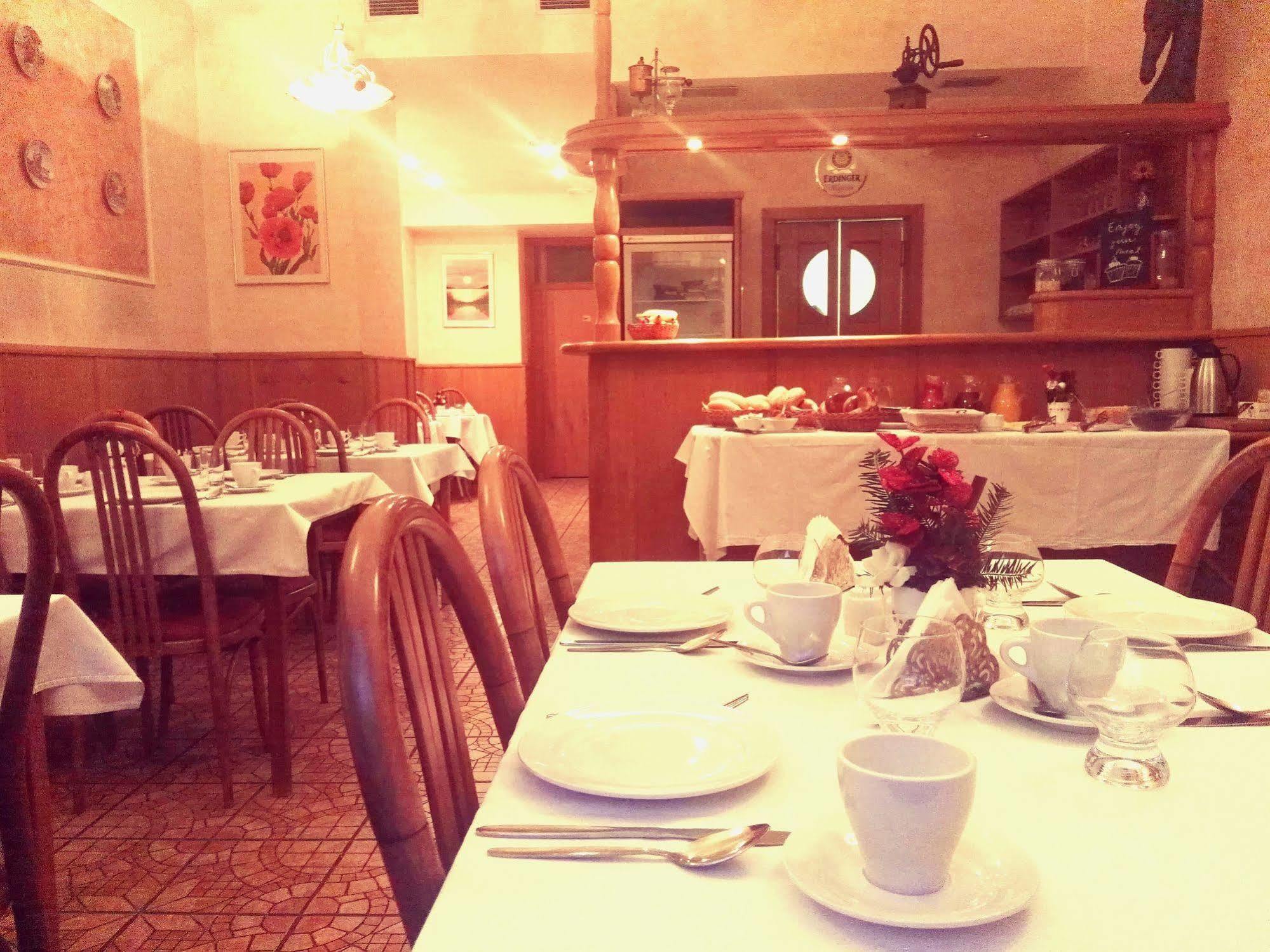 Hotel Derby Κάρλοβι Βάρι Εξωτερικό φωτογραφία