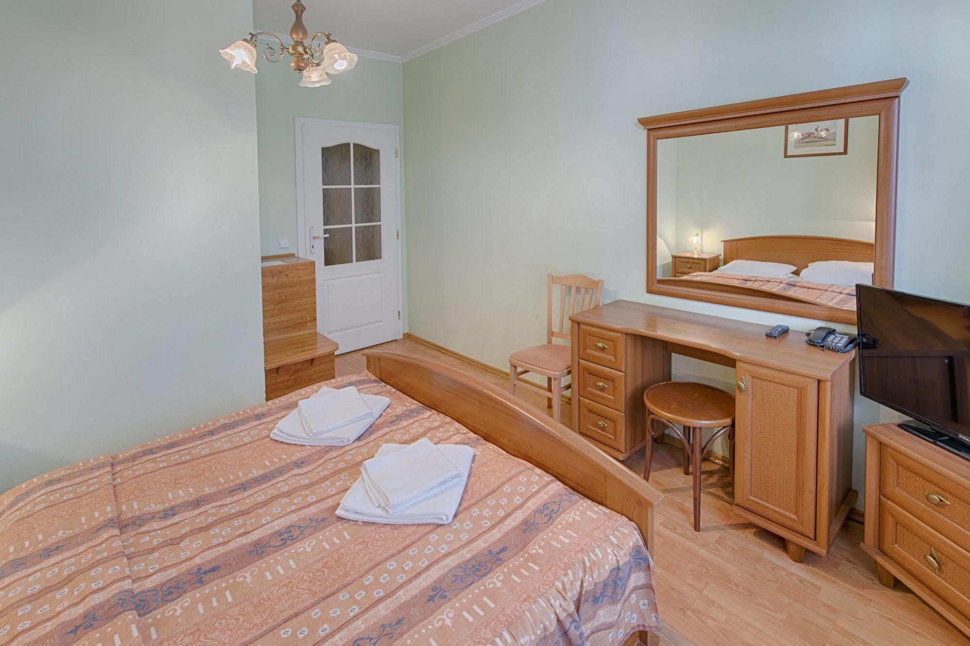Hotel Derby Κάρλοβι Βάρι Εξωτερικό φωτογραφία